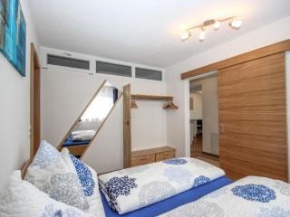 Apartment IsiLiving by Interhome - Fliess - 2