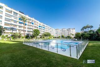 Modern Apartment in the Heart of Puerto Banús - Marbella - 2