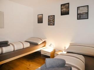 Apartment Chalet La Muntaniala by Interhome - 3