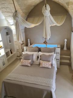 Eurydice Suite with Infinity Jacuzzi - 0