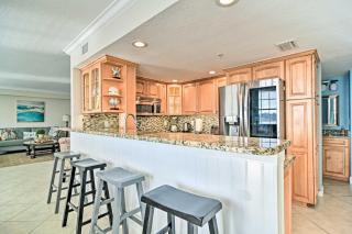Bayfront Clearwater Beach Condo with Pool Access! - Clearwater Beach - 2