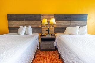 Ocean View Queen Suite Landmark Resort 1125 - Myrtle Beach - 4