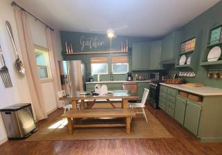 Dhyana Redwoods Fire Table Nearby River Access Ping Pong & Arcade Games - 2