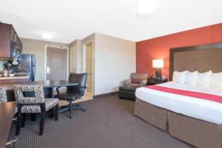 Hawthorn Suites by Wyndham Williston - 9