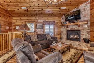 The Nut House, Hot Tub, Game Room, WIFI, 1089 FREE tickets each paid day, Dollywood and More! - Pigeon Forge - 1
