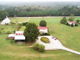 The Farmhouse Inn - Madison - 9