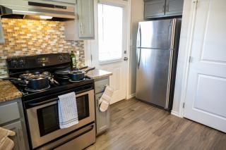 Fabulous King Size Bed in a Gated Neighborhood! - 2