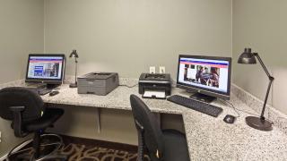 Best Western PLUS Austin Airport Inn & Suites - Austin - 1