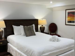 Renovated English Basement 2bdrm Home near METRO - Washington - 1