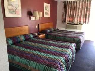 Luxury Inn - George West - 7