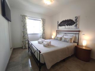 Vila Magna near The Strip with BBQ, AC, Balcony, Parking, 4 TVs and Free wifi - Albufeira - 6