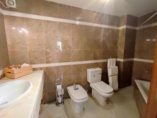 Vila Magna near The Strip with BBQ, AC, Balcony, Parking, 4 TVs and Free wifi - Albufeira - 5