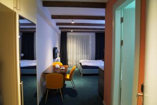 Atrium Apartment 245 - 7
