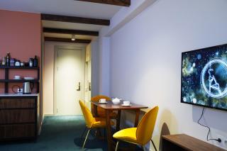 Atrium Apartment 245 - 2