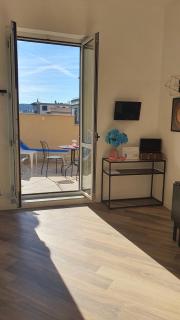 Gli appartamenti del duca di Miroballo - Naples - 8