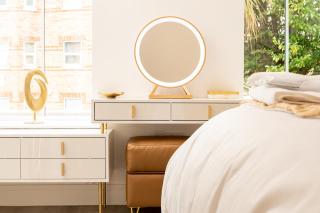 THE PALMS Lux living Condo B'mouth Town Centre & Beach - 1