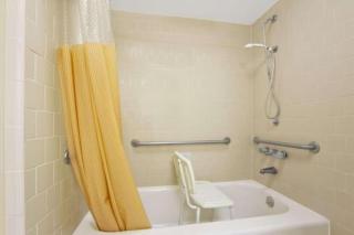 Days Inn by Wyndham Emporia - Emporia - 5