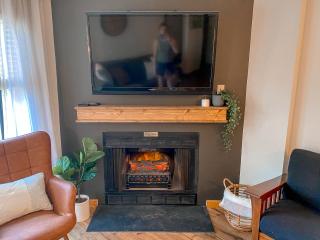 Ski-In Ski-out Luxury Condo with Hot Tub and pools - Snowshoe - 2