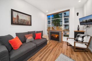 Luxury and Modern Studio at Blackcomb base - 3