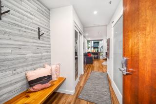 Luxury and Modern Studio at Blackcomb base - 1