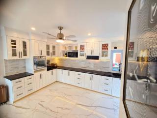 IZZYLAND Luxury Pool Villa Pattaya Walking Street 5 Bedrooms - Pattaya South - 2