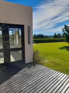 CASA LUMINOSA CON PARQUE y VISTA ESPECTACULAR - El Calafate - 8