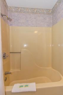 2 Bed 2 Bath Ground Level Golf Colony 33I Only 2 Miles To The Beach - 8