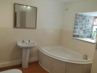 Plough Cottage is a 18th Century barn conversion offering a tranquil rural retreat 9 miles from the Lake District National Park - 7