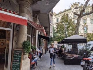 Period Luxury Apartment in Barcelona Prime Location with Street View - 9