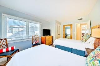 Tommy Bahama Beach Rd II - Dana Point - 2