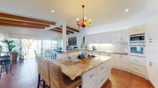 Palazzo on the Beach - Beachmere - 4