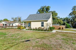 Cozy Charmer in Town - 6