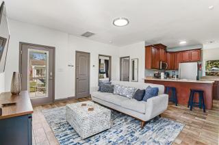 Cozy Charmer in Town - 2