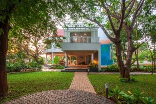 Morning Dew Retreat by StayVista - Modern interiors, Indoor games, Lush greenery, Pool & Gazebo await your escape - 0