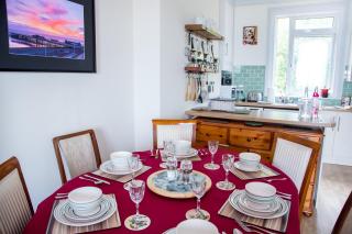 Seagulls Nest Beachfront Apartment With 3 Bedrooms - Hastings - 1