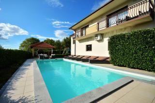 Villa Bisko with heated pool & jacuzzi - Trilj - 1