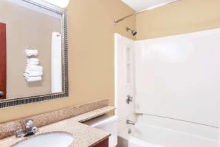 Super 8 by Wyndham Tilton/Lake Winnipesaukee - Tilton - 7