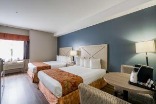 Best Western Peace Arch Inn - 4