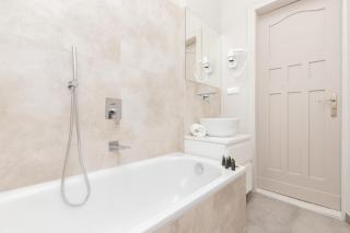 Sopot RIVOLI Apartments near the Beach & Pier by Noclegi Renters - Sopot - 1