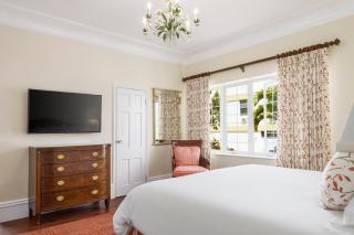 Oxford House - Hamilton - 1