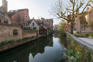 The Queen's Twelve by Romy&Travis - Bruges - 6