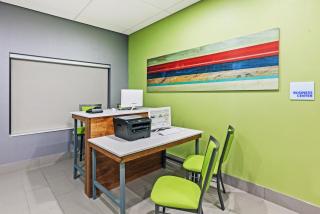 Holiday Inn Express & Suites Perryton by IHG - Lord - 7