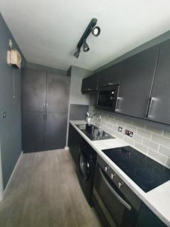 Central 2 bed apartment - 5