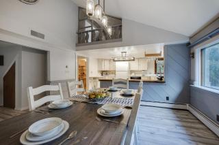 Killington Mountain Home! HotTub & 5 min to Skiing! - 3