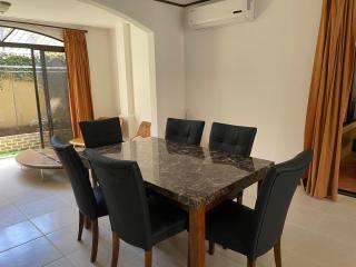 Family oriented house just steps to the beach - Jacó - 6