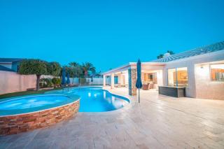 Grand Havasu Oasis with Custom Pool & Spa! - Lake Havasu City - 4