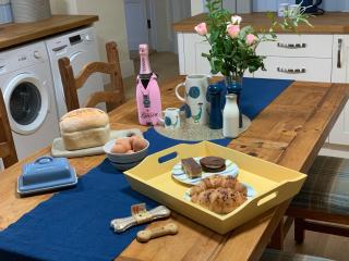 Ideally located Luxury Country Escape-The Lookout-with private garden dog friendly and private hot tub - 0