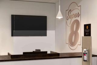 Super 8 by Wyndham Augsburg - Augsbourg - 4