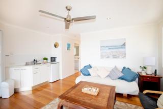 BEST OCEAN VIEWS ON STRADDIE + SUNSET DECK - 3