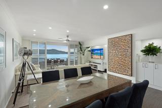 Frangipani Beachfront Lodge 202 on Hamilton Island by HamoRent - 6